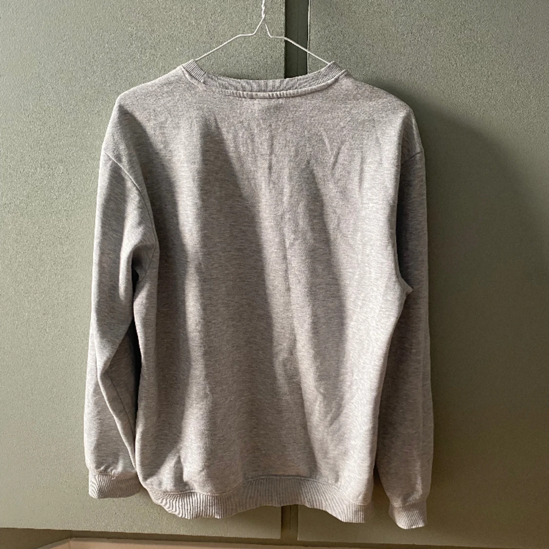 Grå sweatshirt  - 90