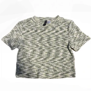 Divided top - Söt topp från divided H&M💗Aldrig använd så därför i bra skick!