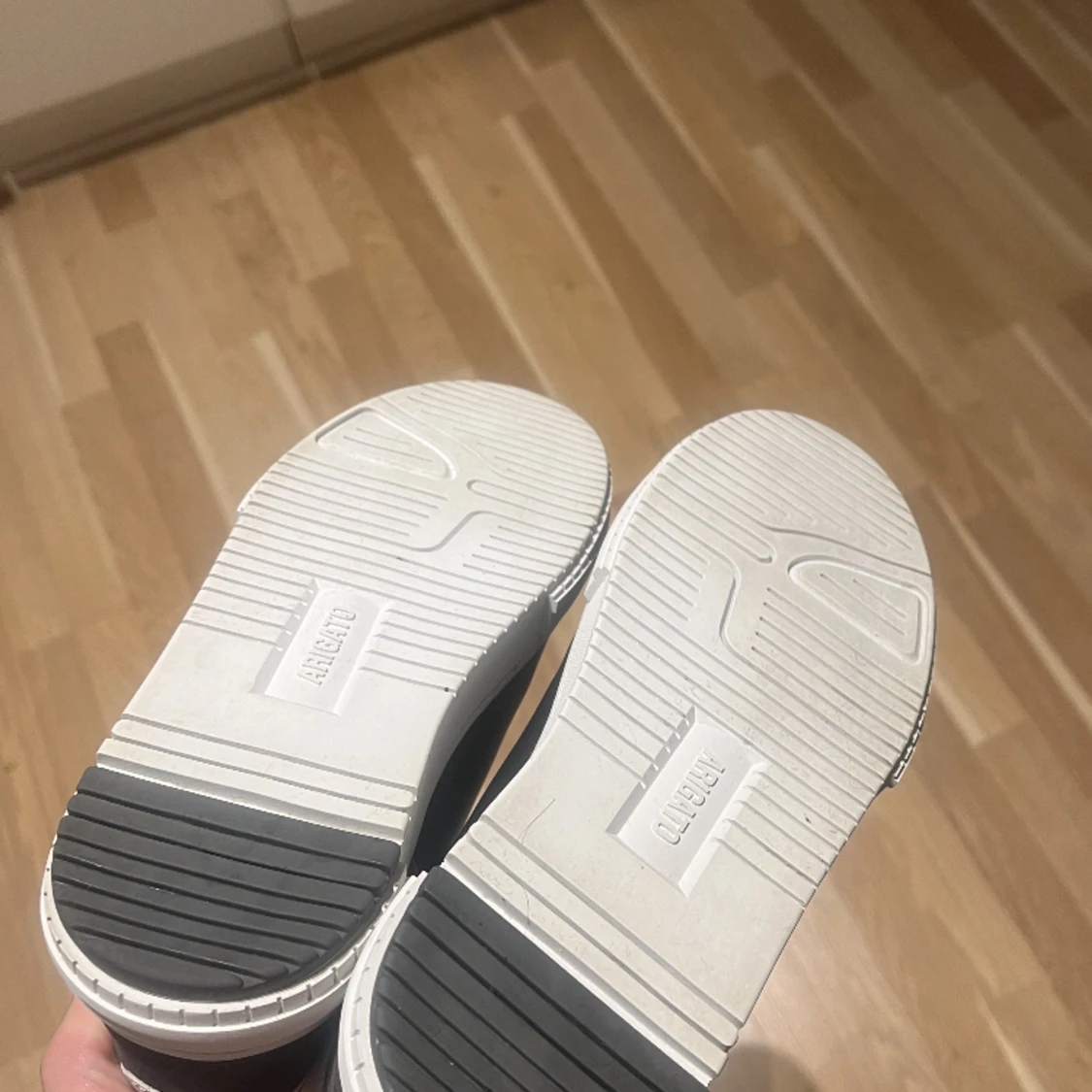 Axel arigato skor storlek 40 - 91