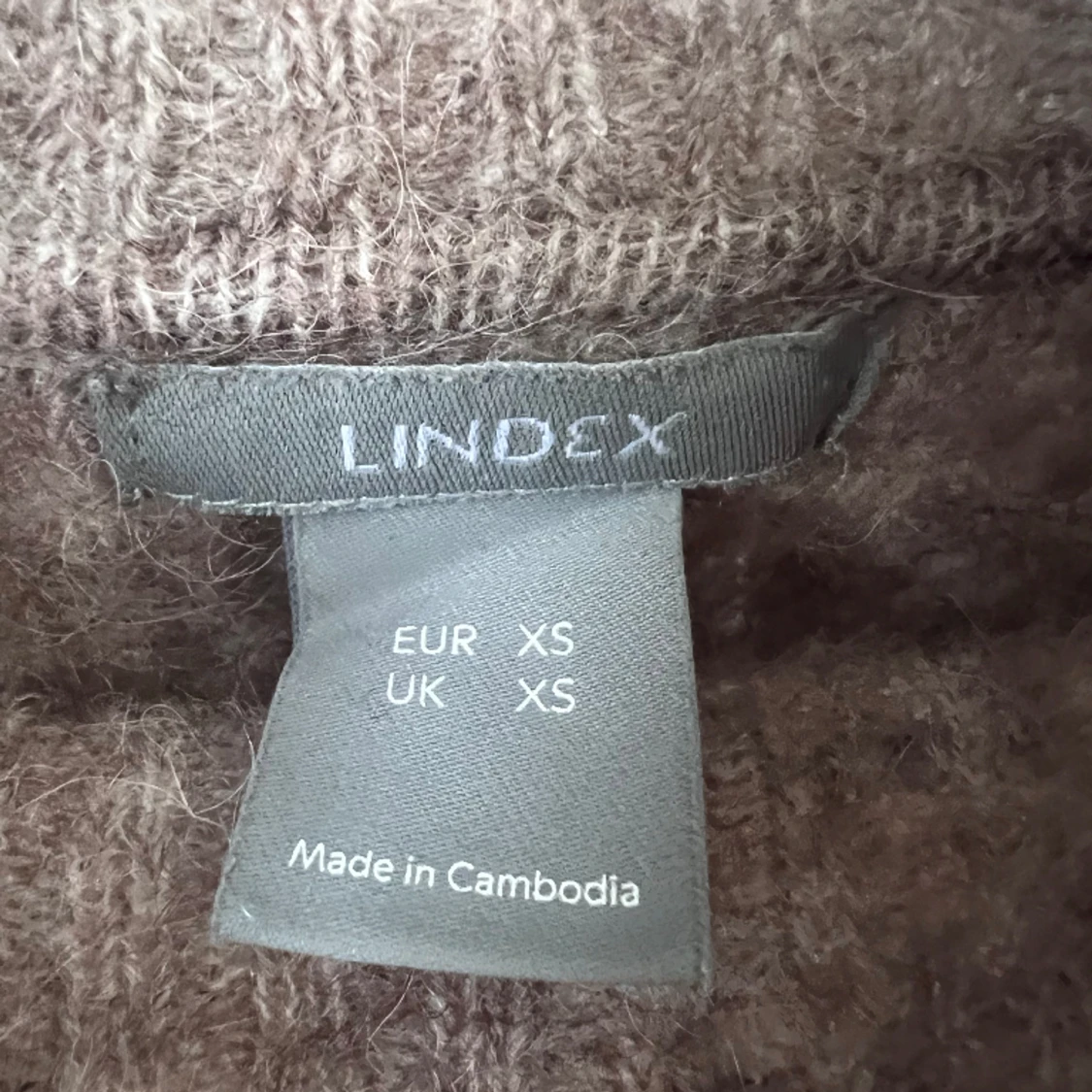 Stickad tröja  - 91