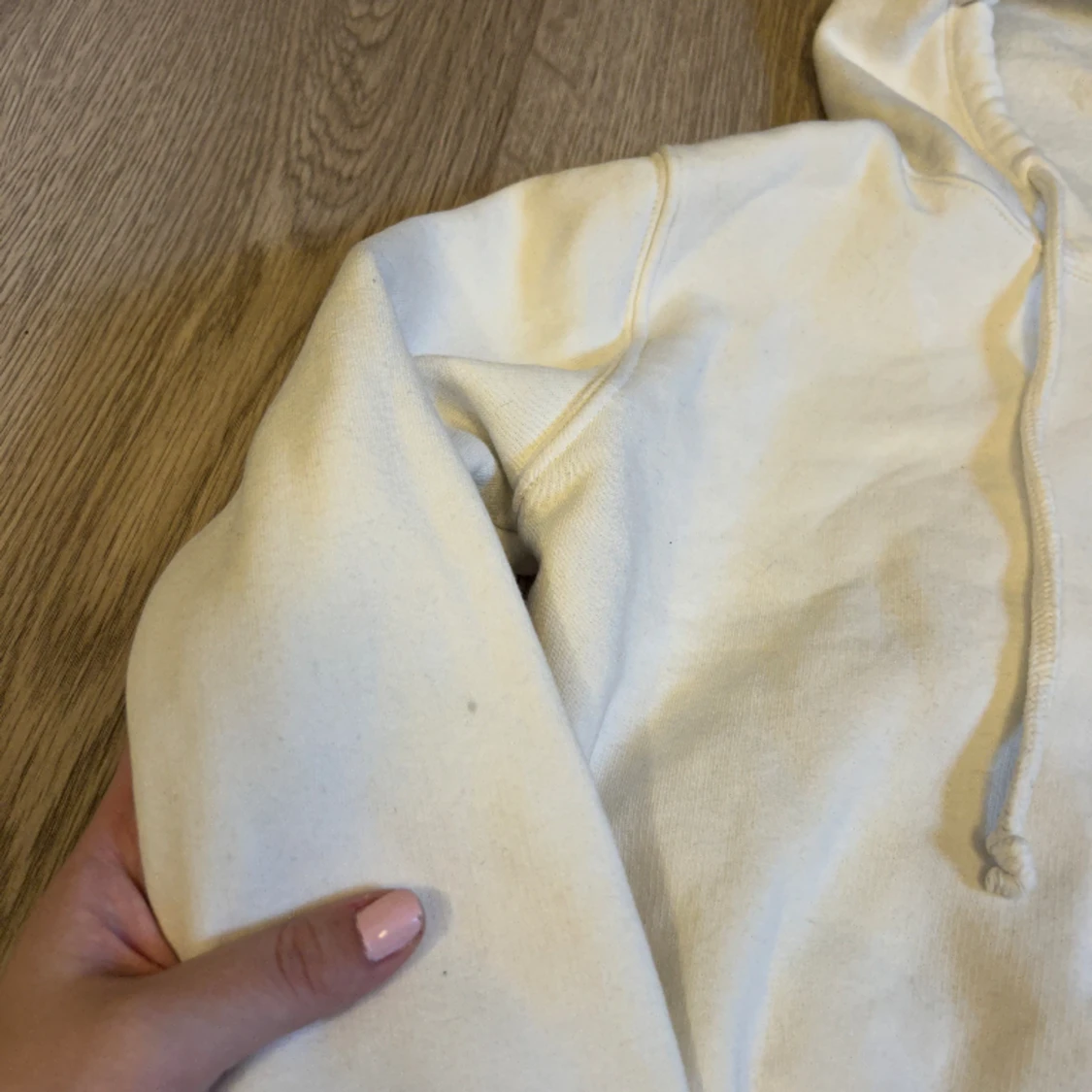 Vit croppad hoodie  - 90