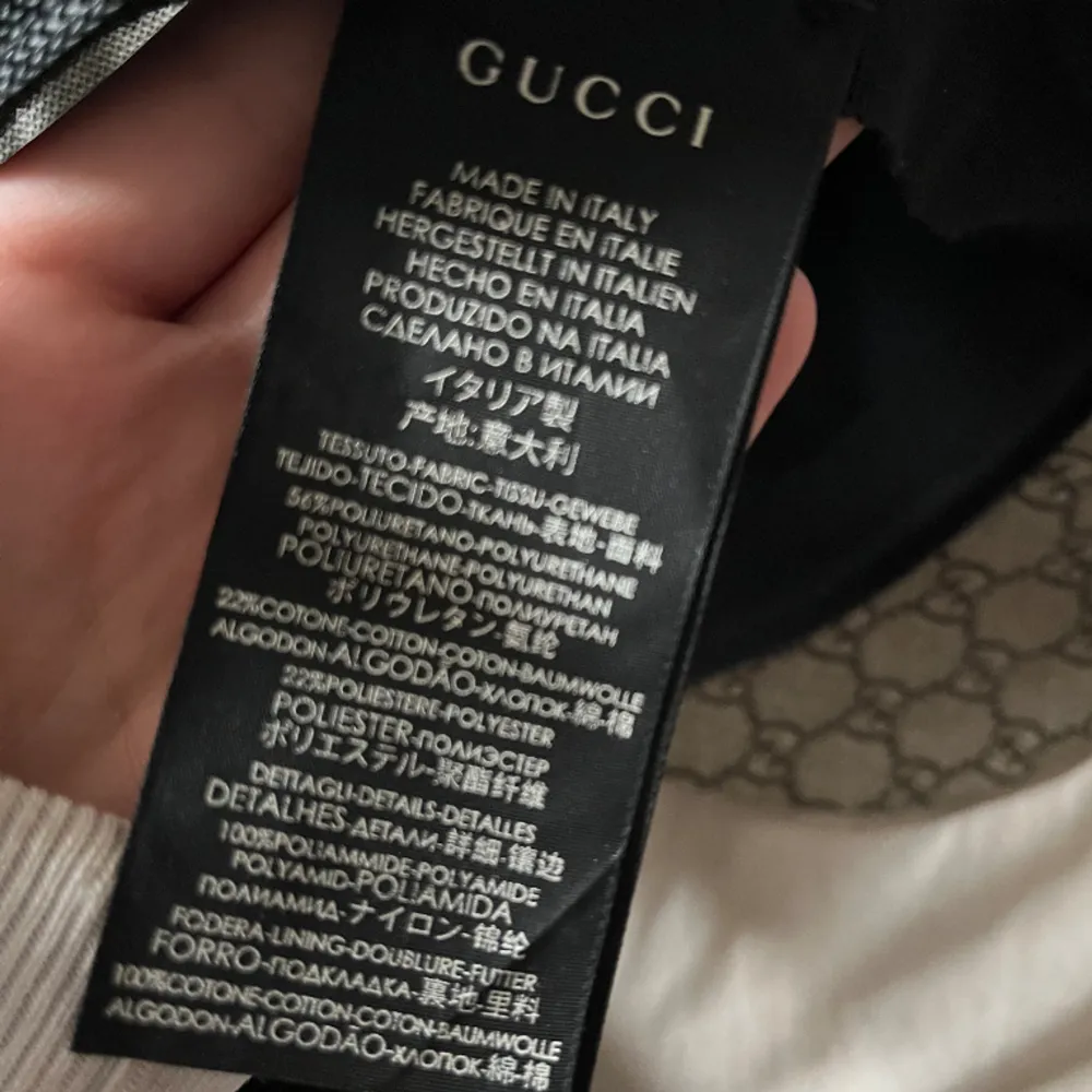 Säljer min nästintill oanvända Gucci keps. Köpt i Milan Italien 2019. Kepsen har inga slitage. Påsen medkommer. Skriv privat för mer bilder. . Övrigt.
