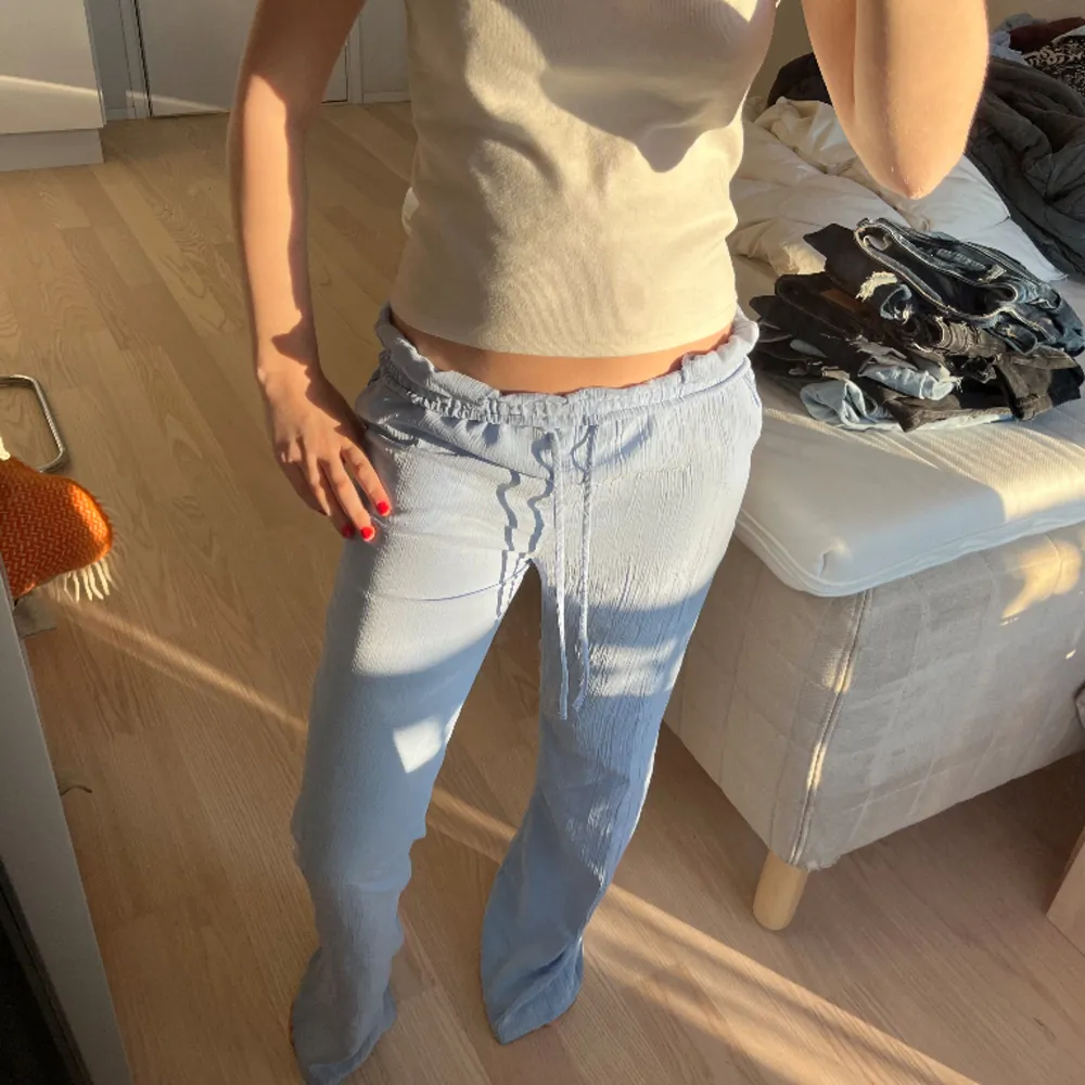 As najs byxor man kan ha på sommaren eller bara hemma❤️❤️❤️. Jeans & Byxor.
