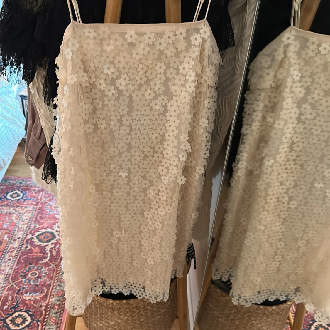 Blommig paljett klänning  - 90