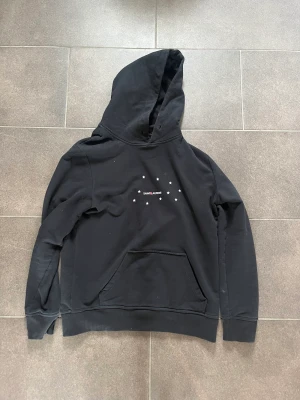 Saint laurent hoodie - Säljer nu mina saint laurent hoodie i bra skick.