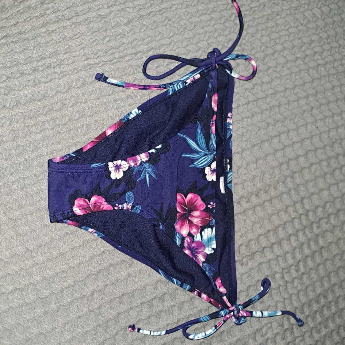 Blommig bikini underdel