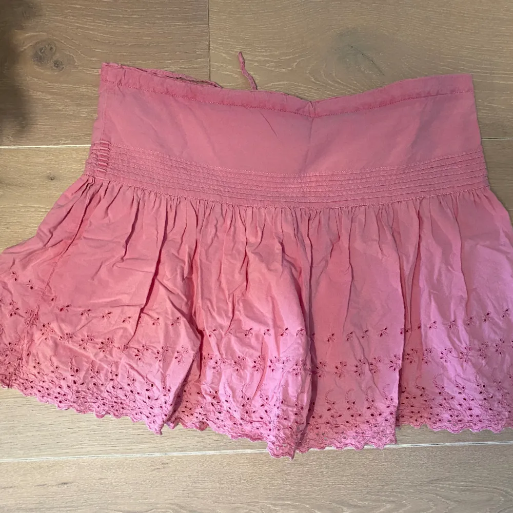 Jättefin rosa kjol från märket Ralph Lauren  . Kjolar.