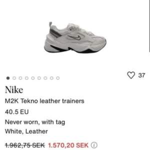 Säljer mina fina Nike skor, använda få gånger så därför väldigt bra kvalite! Jag köpte dem för 1800kr men säljer för 1000kr, bra pris! Storlek 38, dam. 💕💕🧸