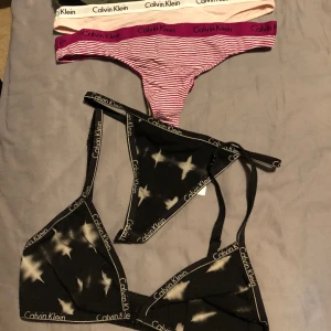Calvin Klein bralette + trosor  - 3x trosor st S Lappar borta men nya Settet är nytt och oanvänt St S bh st M trosor 