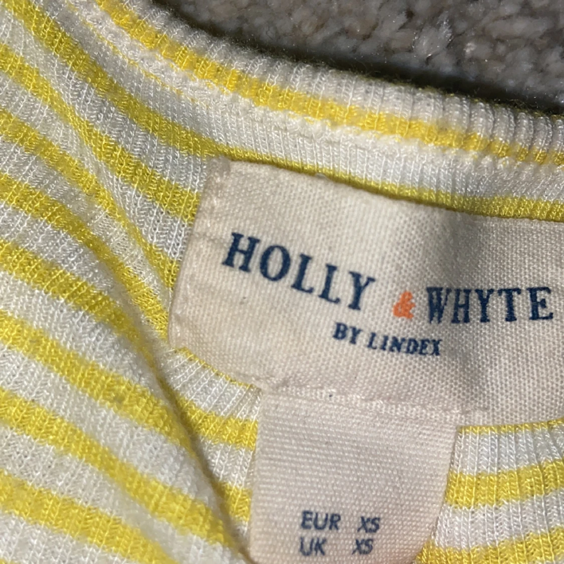 Gul randig tröja - 90