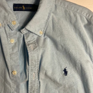 Ralph lauren skjorta - Riktigt snygg och trendig skjorta från Ralph lauren!