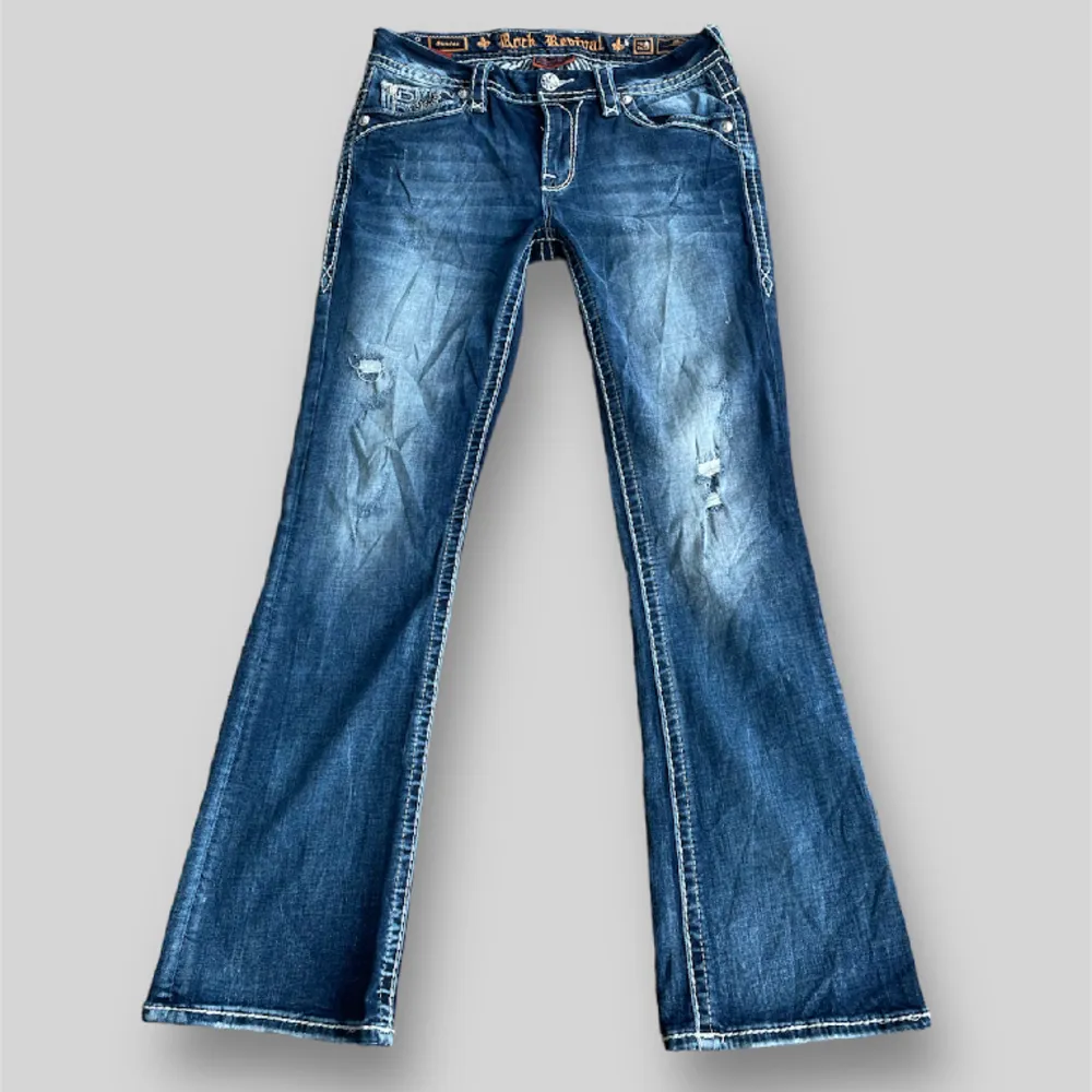 Rock Revival jeans i fint skick i modellen mid rise boot, tag: storlek 29. Ytterbens längden är ca 102cm och midjan är ca 39cm rakt över. Tveka inte på att kontakta vid minsta fundering!. Jeans & Byxor.