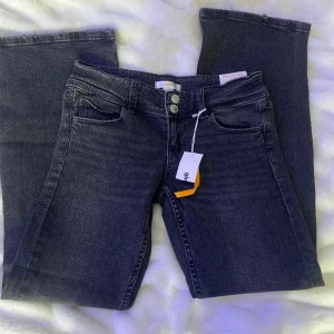 Jeans💫 - Säljer dessa jeans❤️.säljer dessa för har redan ett par sådana💫lycka till❣️