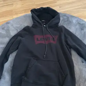 Fina hoodie från Levis 