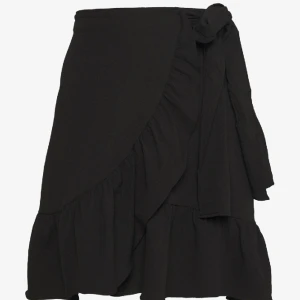 Kjol - Sparsamt använd och i väldigt fint skick💗