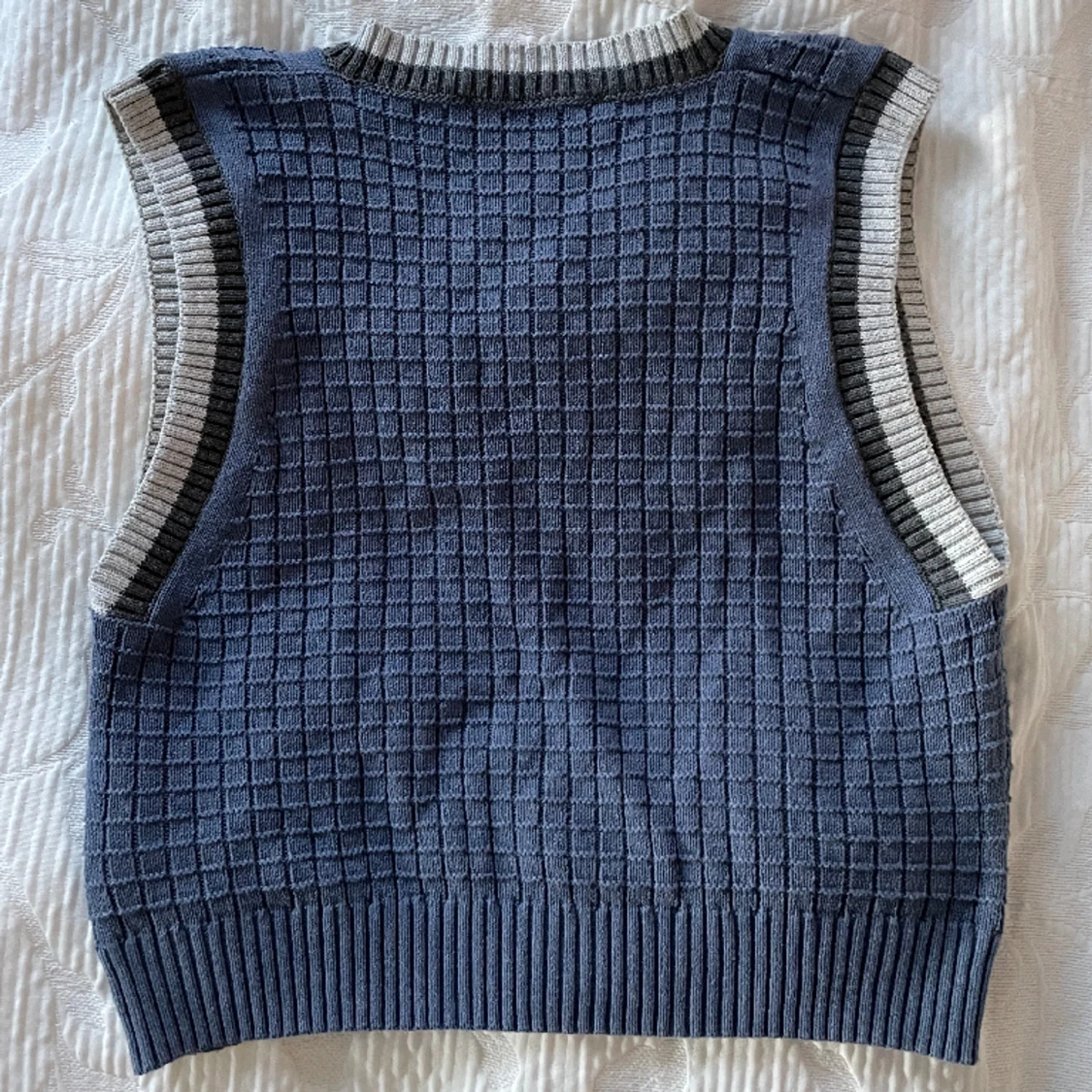 Stickad väst från nu-in - 91