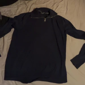 Zip up Jack&jones - Bra passform och bra kvalitet! Använts fåtalet gånger. Köpt för 350 kr