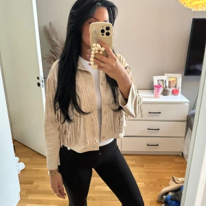 Cowboy jacka - Storlek S, använd fåtal gånger 💕