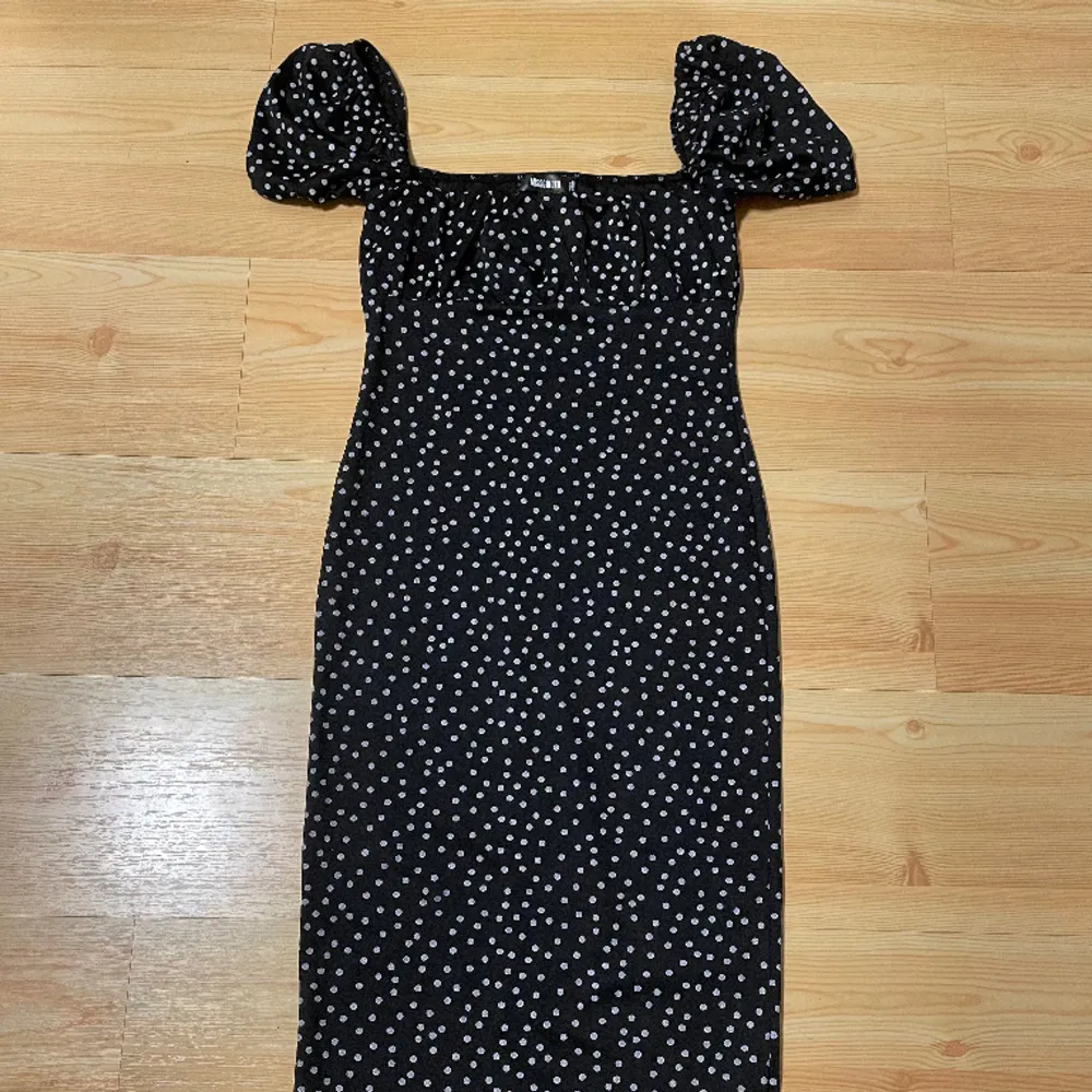 Säljer denna jätte söta klänningen från Missguided i storlek 38.💗 Köpare står för frakt💗. Klänningar.