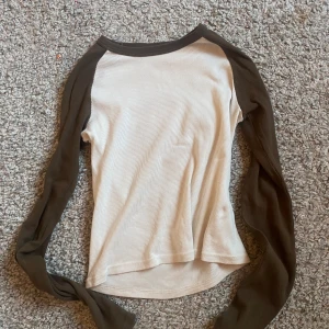 Tröja - Långärmad träja i gott skick