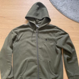 Ralph lauren zip hoodie  - Bra skick, kom dm vid frågor  