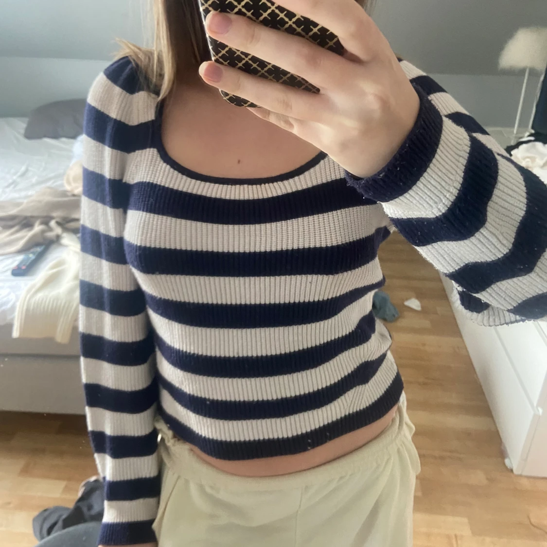 Randig stickad tröja