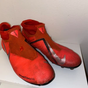 Fotbollsskor - Nike Phantom Vision Elite DF AG-PRO Game Over - Röd/Silver (Utbytta sulor)   