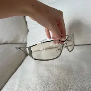 Solglasögon. Älskar dessa, men kommer tyvärr inte till användning! ✨😍