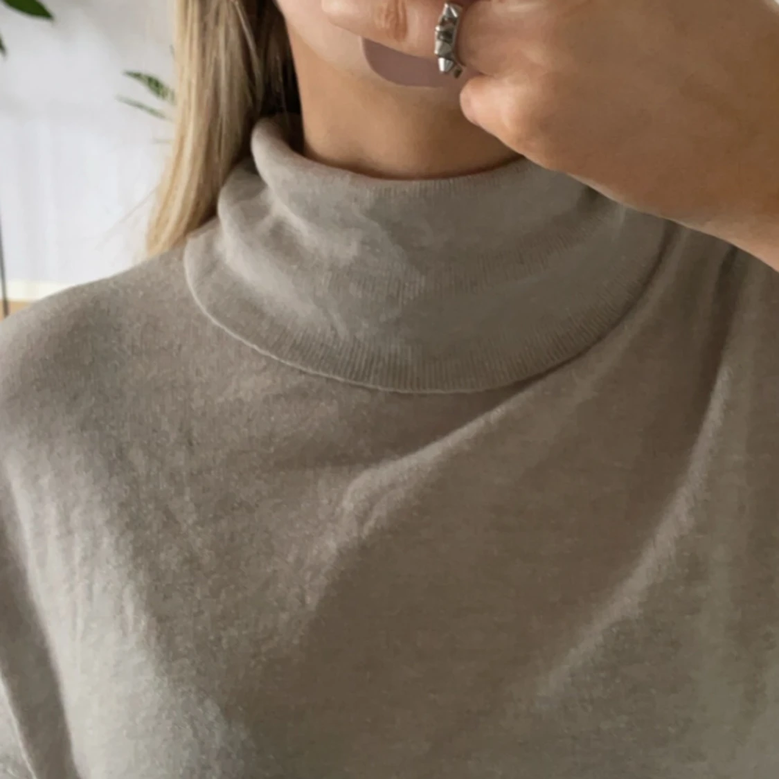 Beige stickad tröja - 91