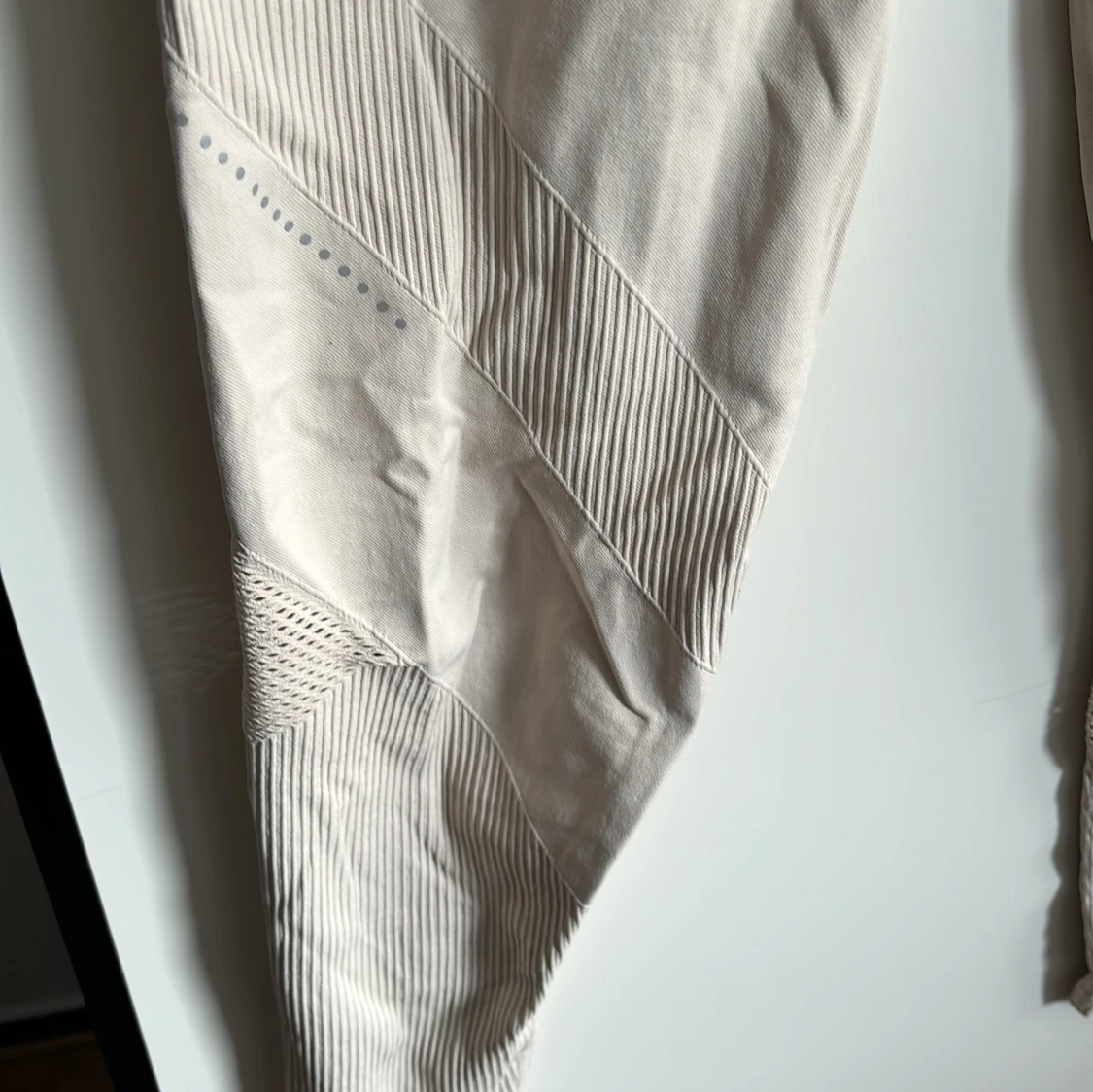 Beige träningsbyxor - 91