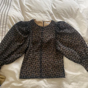 Samsøe Samsøe blus  - Samsøe Samsøe blus. Storlek S, fint skick! 