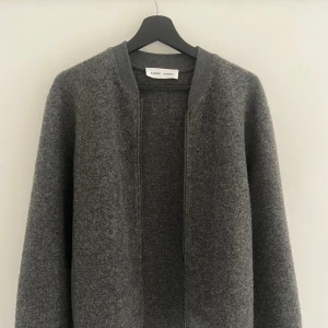 Samsoe Jacka  - Samsøe Jacka i riktigt bra skick till Salu. Har knappt använt den. Var till 1 event bara! Nypris 2000kr 