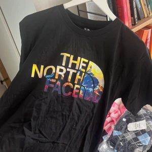 North Face t shirt  - Xxl
