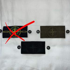 Säljer 3 stycken Stone Island badges för 200 kr styck eller alla tre för 450. Svarar gärna på dina frågor🌟