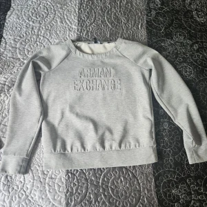 Armani tröja - Superskön och värmande, inga defekter.