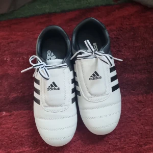 Adidas Taekwondo sko Adi Kick - Taekwondo skor andvända 1 gång  Från budo fitness  Skostorlek 40