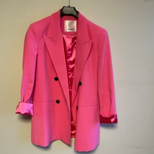 Kavaj  - Rosa oversize kavaj  Xs men passar S 