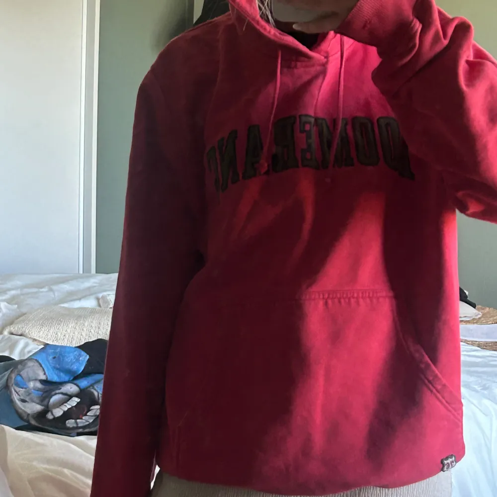 Hoodie från Boomerang som säljs då den inte kommer till användning!💗 storlek XL men passar även mindre storlekar om oversize passform önskas💗 skriv för mer information!💞. Hoodies.