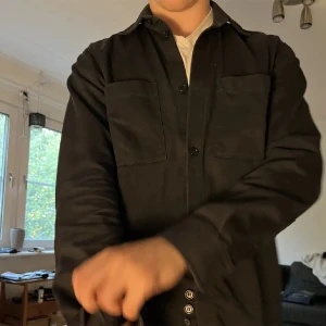 Arket Overshirt - Arket Overshirt i size S, säljes pga att den inte används. Använd fåtal gånger. 