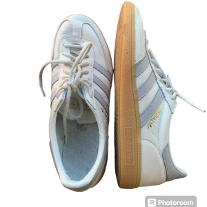 Adidas Spezial - Adidas skor i bra skick, köpte second hand men aldrig kommit till användning💕