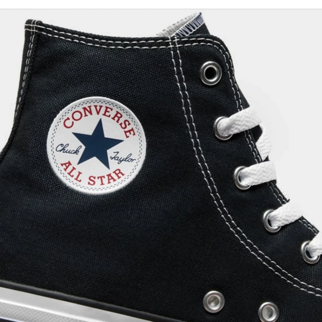 Svart/vita Converse  - 91