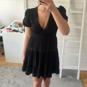 Klänning  - Söt klänning från Zara, knappt använd💕