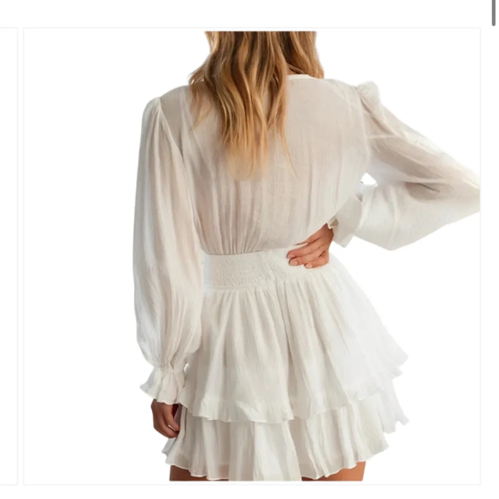Jättefin klänning från dressy, aldrig använd💕 Köpt för 400. Klänningar.