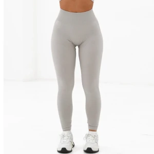 Lazuli label tights  - kostar ca 600kr + frakt nypris. Knappt använda. S men sitter som Xs