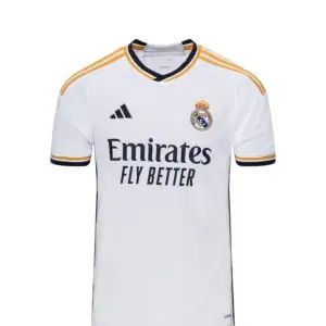Säljer real Madrid tröja  Ny skick  Storlek s
