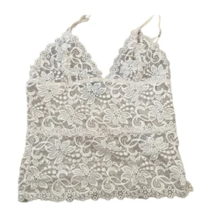 spetslinne  - så snygg att ha tex under magtröja!! säljer då jag ej får användning av den längre. 🌸🌸skriv för bilder på💞💞💞