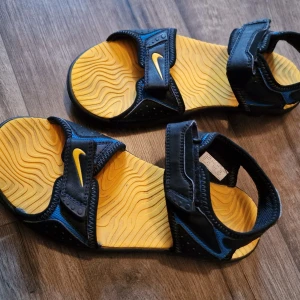Nike sandaler, nyskick  - Använd fåtal gånger, nyskick. Storlek 37,5. 