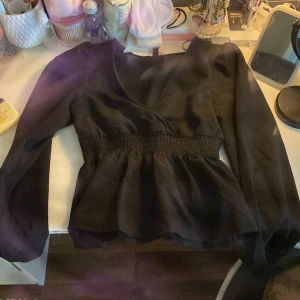 Svart blus - Luftigt, stor