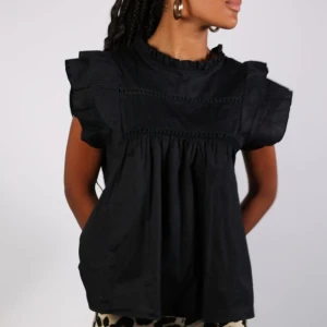 Blus - Blus från Meet Me There i storlek S/M. Fint skick då den endast är använd ett fåtal gånger.