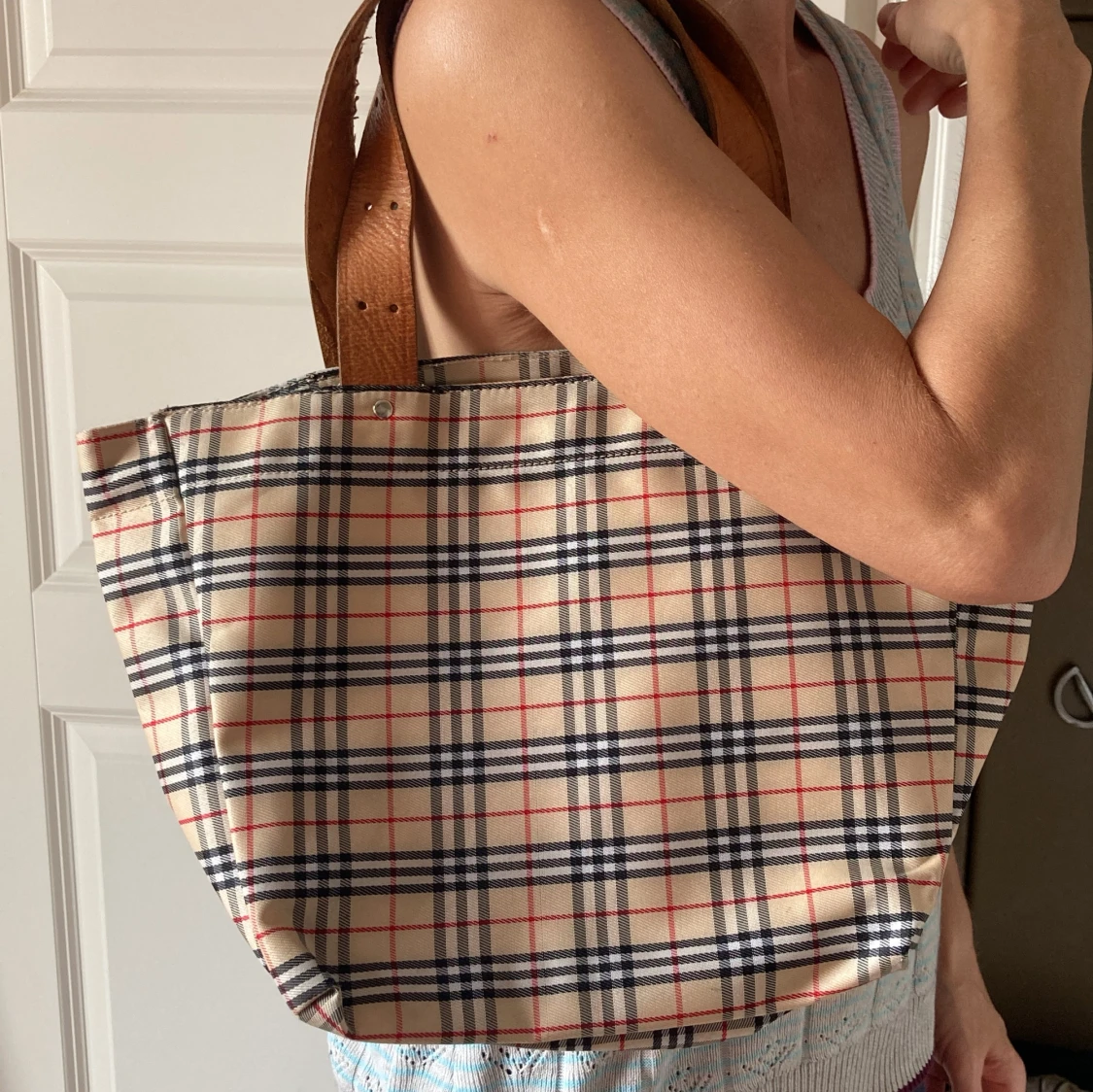 Burberry liknande väska